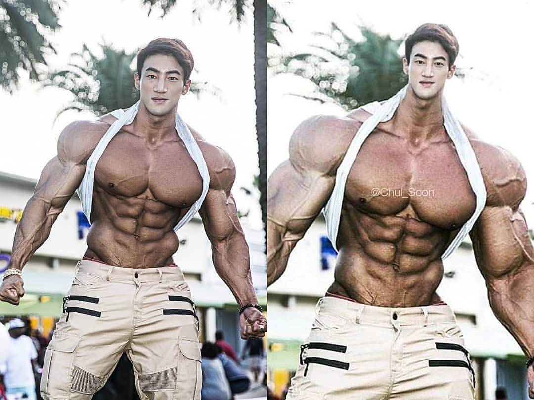 CHUL SOONさんのインスタグラム写真 - (CHUL SOONInstagram)「Not even the final Form #transformationtuesday . . . Huge training Program available at chulsoon.com  Follow the Facebook page to see work outs.  Facebook.com/chulsoonofficial @chul_soon @chulsoon_official (한국계정)  ______________________________ #Musclemania Pro #teamchuls makeup #traps #bodybuilding #physique #gym #fitness #chulsoon #korean #fitnessmodel  #adobe #aesthetics #wbff #ifbb #chulsoon2020 #motivation  #fitfam #toguro #baki  #다이어트 #식단」7月9日 20時44分 - chul_soon
