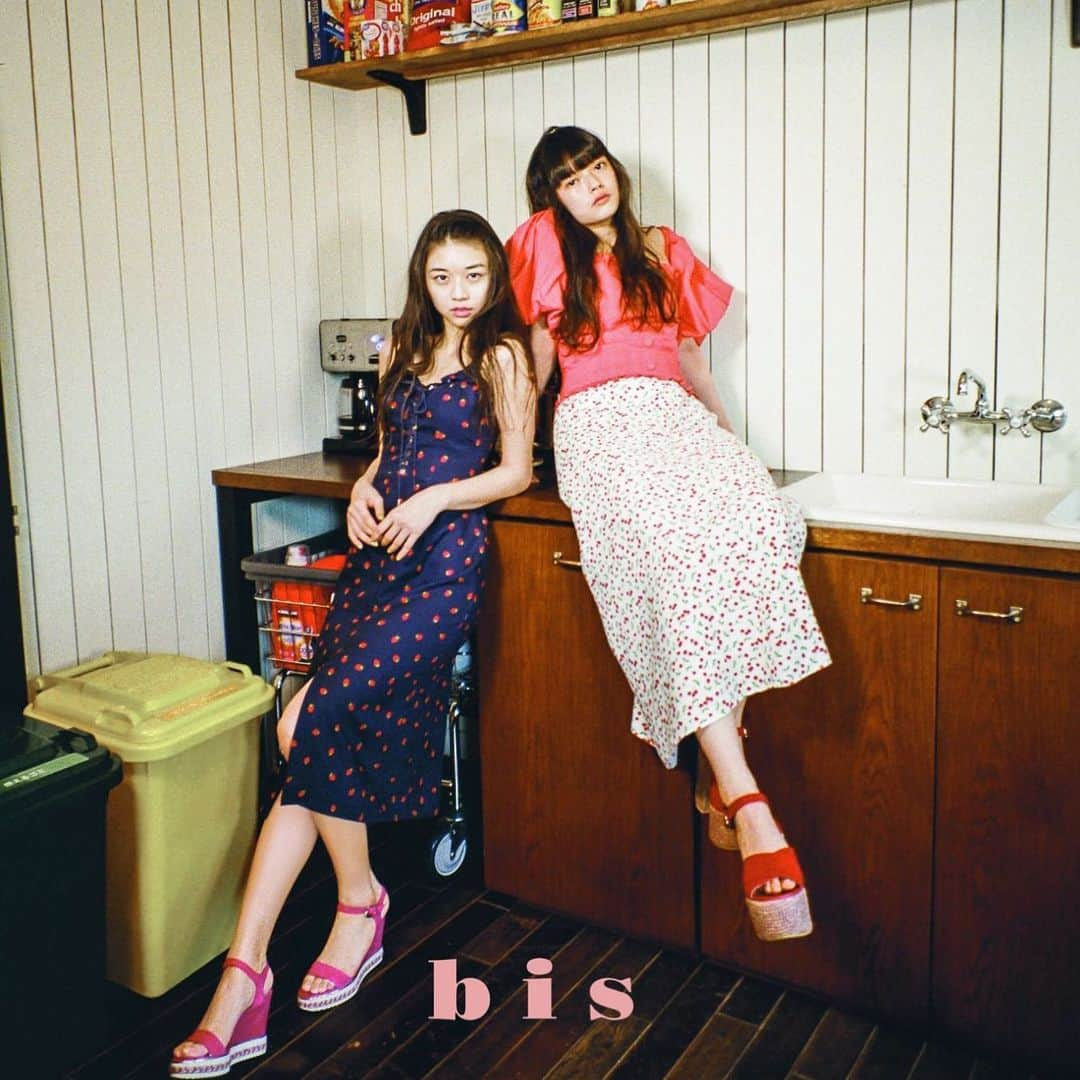 bis_web bis [ビス] さんのインスタグラム写真 - (bis_web bis [ビス] Instagram)「🍒﻿ ﻿ ﻿ bis July 2019﻿ ﻿ 7月号に掲載中のコーディネートで反響のあった﻿ 夏子ちゃん、牧野真莉愛ちゃんが着こなす﻿ フルーツ柄コーディネート♡﻿ ﻿ 今年のトレンドはなんといってもチェリー柄🍒﻿ ﻿ @epineofficial のチェリー柄シリーズをはじめ、﻿ おしゃれな女の子たちの﻿ チェリー柄アイテムをチェックして！﻿ ﻿ ﻿ #チェリー #チェリー柄 #柄 #フルーツ柄 #fruit #🍒 #さくらんぼ #cherry #コーディネート #牧野真莉愛 #モー娘 #夏子 #ファッション #fashion #ootd #ワンピース #ブラウス  #パジャマ #epine #エピヌ #패션 #오오티디 #데일리룩 #코디 #옷 #아웃핏 #패션스타그램#코디스타그램#옷스타그램#패션#패피」7月9日 20時37分 - bis_web