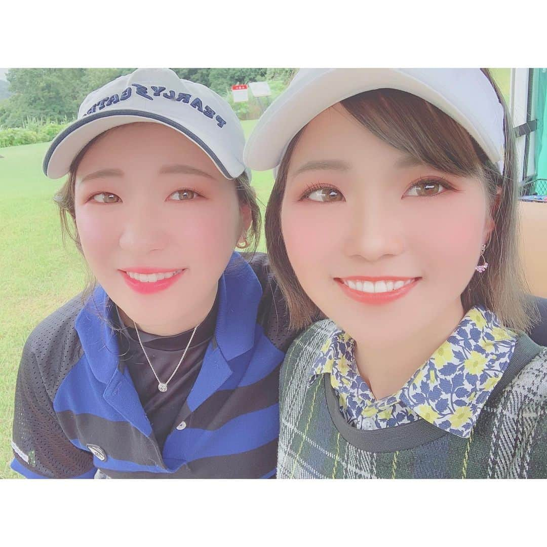 中尾紫乃のインスタグラム：「みゆきと初ゴルフ〜🏌️‍♀️🏌️‍♀️🏌️‍♀️💚 まさかのベルトお揃い！！！笑 楽しかった〜〜🥰」