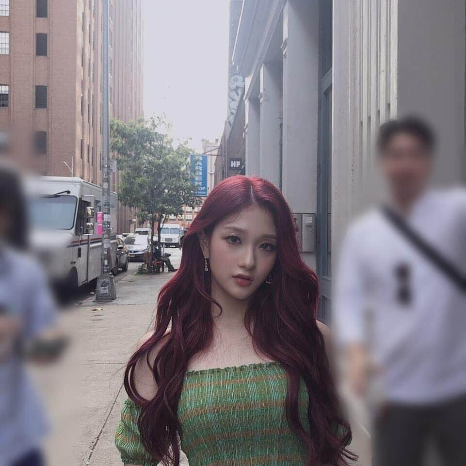 Mnetさんのインスタグラム写真 - (MnetInstagram)「⠀ 보고 싶당☘️ ⠀ #서연 #포토바이지원 #🌹」7月9日 20時52分 - officialfromis_9