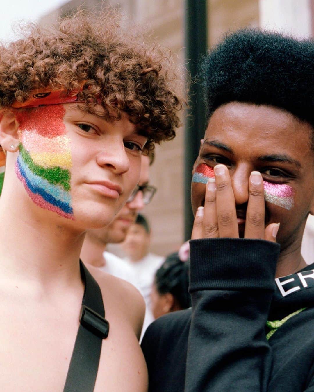 British Vogueさんのインスタグラム写真 - (British VogueInstagram)「Especially significant in the year that marks the 50th anniversary of the Stonewall uprising in New York, London's #Pride march on 6 July was a classic display of the diverse groups who traditionally converge on the city to celebrate individuality and equality. #BritishVogue enlisted photographer @LillieEiger to capture the atmosphere on the streets. Click the link in bio to see more of the best pictures from London #Pride2019.」7月9日 20時52分 - britishvogue
