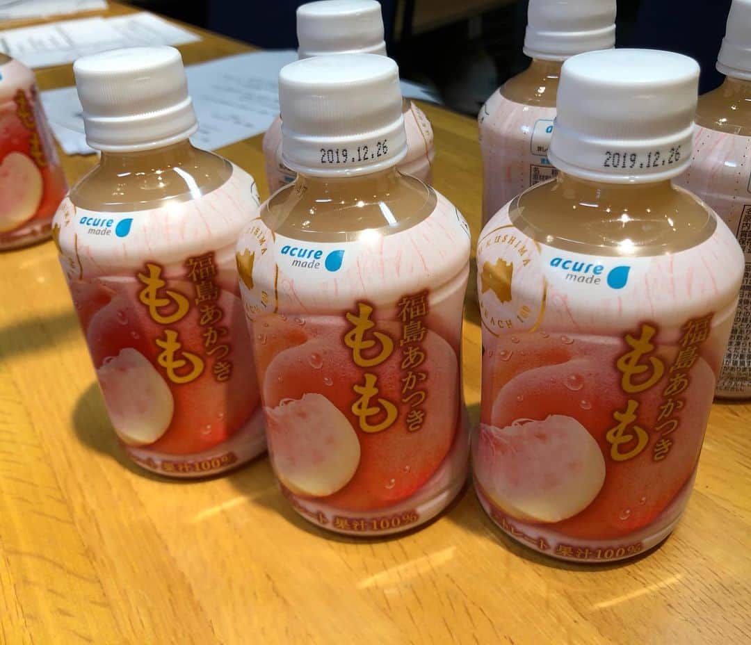 TBSラジオ「たまむすび」さんのインスタグラム写真 - (TBSラジオ「たまむすび」Instagram)「月曜と火曜のスタジオ風景まとめて載せます！  月曜、竹山さんの一人キャンプ🏕と、競馬でスった話で盛り上がる  火曜、中学生が見学に来てくれました！そして、シリアスな顔しつつゴシップ密談してます😎ムフフ  #tama954 #たまむすび  #赤江珠緒 #カンニング竹山 #山里亮太 #ようこそ中学生たち #掛け合い #ジェーンスー #生活は踊る #放送前のゴシップトーク #放送後のスポーツ新聞チェック #おばあちゃんのつぶやき #tbsラジオ #桃ジュース #リスナーさんから桃ジュースが届く」7月9日 21時05分 - tamamusubi905954