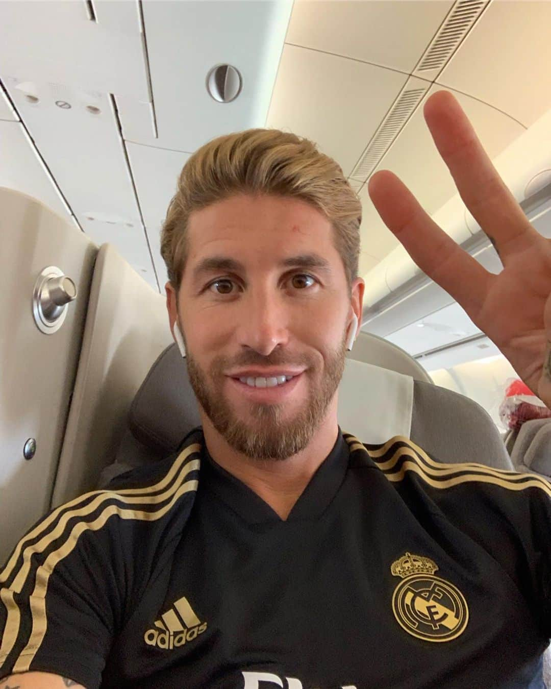 セルヒオ・ラモスさんのインスタグラム写真 - (セルヒオ・ラモスInstagram)「🔜🇨🇦 #HalaMadrid」7月9日 21時20分 - sergioramos