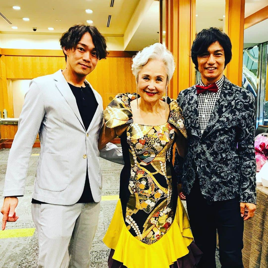 吉田ヒトシさんのインスタグラム写真 - (吉田ヒトシInstagram)「🔷イベントレポ🔷 マダム路子様79歳 バースデーパーティー演出担当 おめでとうございます㊗️ #マダム路子 #djtony  #モデル #ウォーキング #ポージング #ファッションショー #スチール #ファッション #コレクション #アパレル #キッズモデル #ジュニアモデル #代官山 #原宿 #モデル講師 #Asiainternationalcollection #代官山コレクション #代官山コレクションキッズ #aic #view #吉田ヒトシ #ATELIER #yoshidahitoshi #officeyoshida  #モデルレッスン #美祐学園 #ゴールデンエイジ #アクティブラーニング」7月9日 21時31分 - yoshida__hitoshi