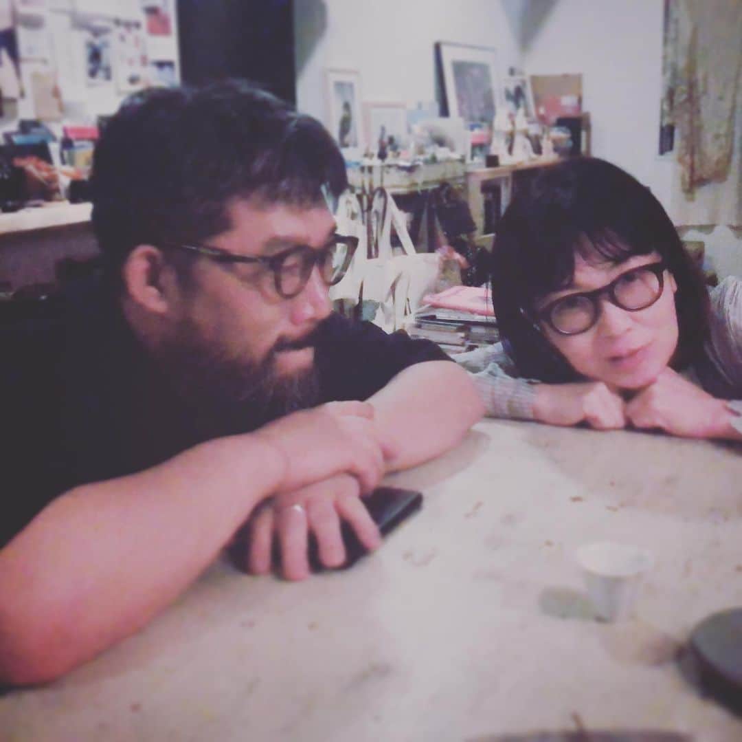 ハミルさんのインスタグラム写真 - (ハミルInstagram)「. . 【  おめでとうの夜 】 . 根室は美しく過酷な面もある。 その分、透き通る景色や純粋な生き物がいる。 . 命を感じる場所であり、 そこに魅了された人たちが集い、 様々な道を渡ってたどり着いた足跡の 美しさがある時間でした。 . 20周年おめでとうございます。 @vostok_nemuro . この人の表現と言葉と行動が このエリアの魅力を必要な人に伝えている。 . そしてそれに賛同する人たちの心温まる準備と 美味しさ、それに触れにきた人たちとの時間。 . 良い夜でした。 たくさんのおめでとうの夜。 . #vostok #eatrip #littleshopofflowers  #nemuro」7月9日 21時44分 - haruhamiru