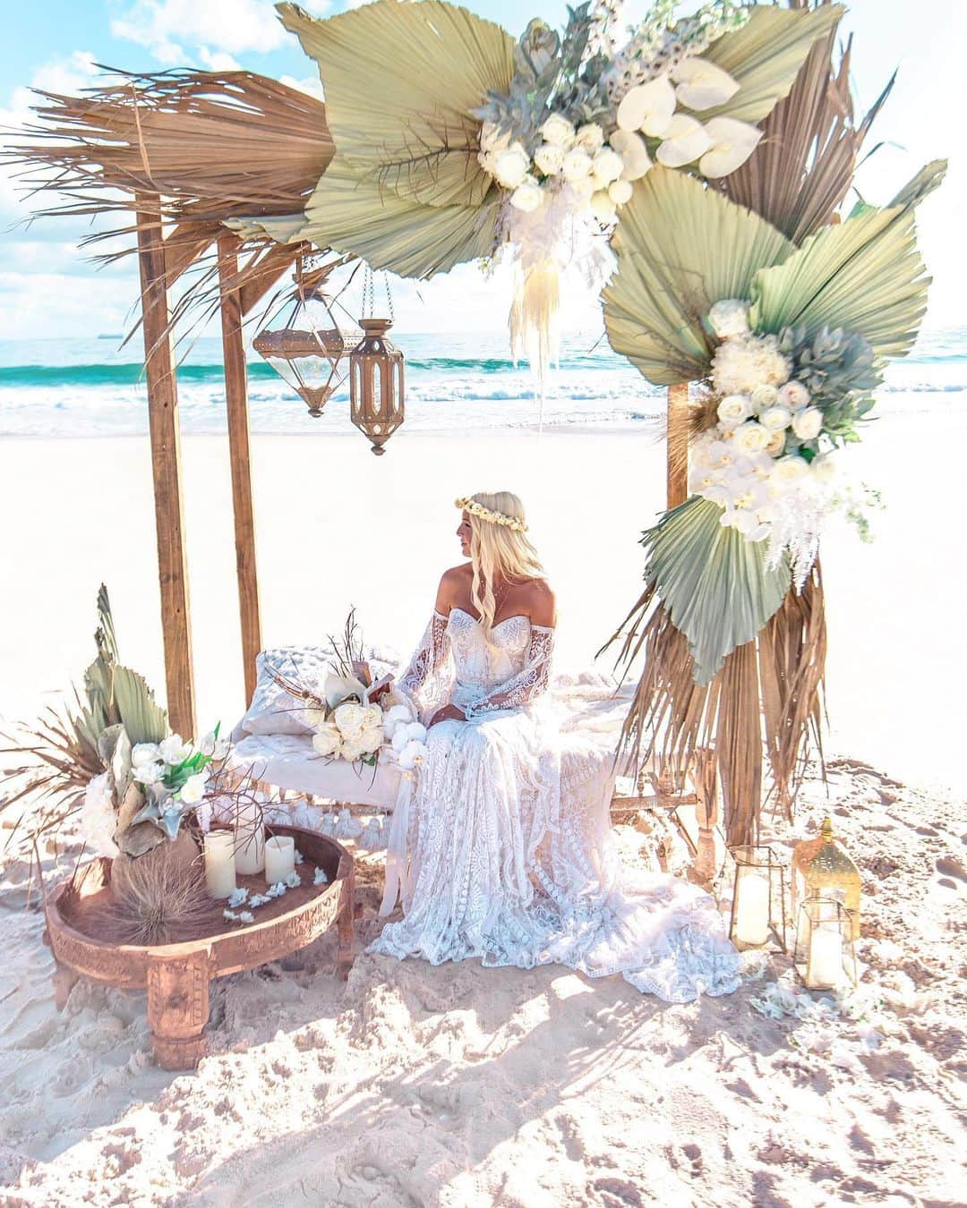 さんのインスタグラム写真 - (Instagram)「The risk to bloom is always worth it 🌼 . Here is a first look at my bridal inspired shoot. A passion project that was born from a creative vision I had one afternoon. A spark was lit and I knew I had to follow this impulse. This shoot ended up being such a leap of faith as we juggled bad weather and travel schedules to make it happen. At the last opportunity we leapt heart first with a 90% chance of rain forecast for the day. It was a miracle that it only rained once during the whole shoot in between changes.  We were so blessed with beautiful sunshine ☀️ beautiful light 💫 and a magical sunset 🌅 And as soon as we packed up the rain came 🙏🏼 . It was such a joy to work with the ultra talented @prettywillow and @lushfloraldesign who created something even more extraordinary than I could have imagined 🌼 . Big thanks to @ruedeseinebridal for lending me their exquisite dresses and to @sea_tribe for their amazing cushions + throw which I’m completely obsessed with 💛 . And of course without the talented and dedicated @bobbybense who captures my divine feminine spirit with so much love none of this would be here to share 💛 . #onelove #bridalshoot #weddingdress #ruedeseinebridal #bridal #prettywillowhire #lushfloraldesign #flowers #beachwedding #weheartit #inspiration #styledshoot #seeperth #perthwedding #seatribe #bride #bohobride #beachbride #perthwedding」7月9日 21時59分 - helen_jannesonbense