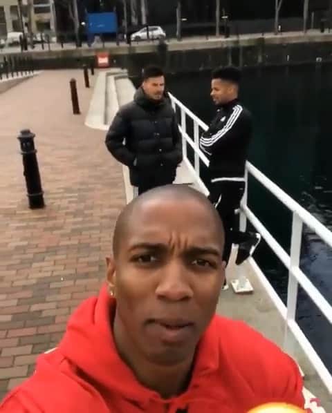 F2Freestylersのインスタグラム：「😂😂😂😂 ‘See you later Sunday league’ ☠️ . Happy birthday @youngy_18 🥳🎉」