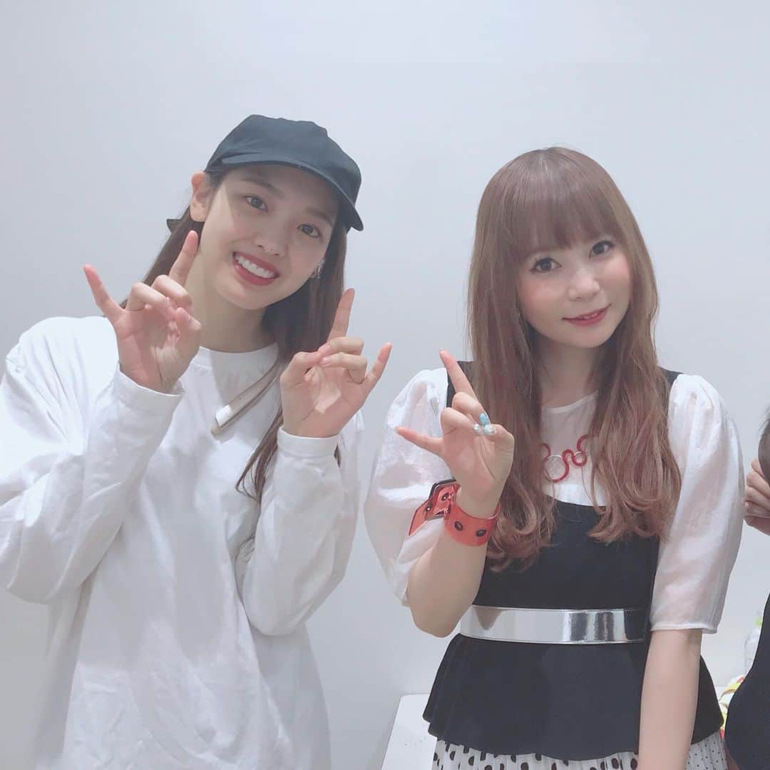 飯窪春菜のインスタグラム：「今日は中川翔子さんのリリースイベントを観覧しに行きました☺️ 妹と、妹の赤ちゃんと一緒に👶🏻💓 ピカチュウ、イーブイも出てきてとっても可愛い楽しいイベントでした🌸  ポケモンの新しいエンディングテーマになる「タイプ:ワイルド」や、 12日に公開される「ミュウツーの逆襲 EVOLUTION」の主題歌「風といっしょに」などなど歌われていて、懐かしさに何度も泣きそうになりました😢✨ まだまだ続くリリースイベント、行かれる方も楽しんできてください〜☺️🌸 #しょこたん  #中川翔子 さん #ポケモン  #pokemon  #ミュウツーの逆襲evolution  #はるなの毎日  #飯窪ってる」
