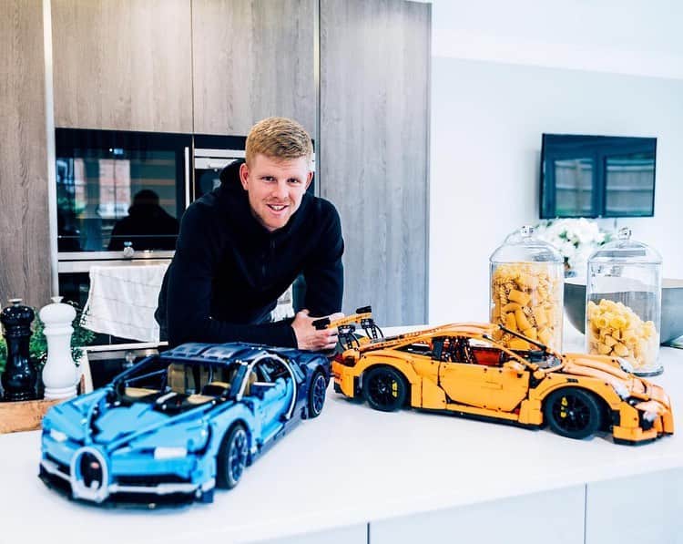 カイル・エドマンドさんのインスタグラム写真 - (カイル・エドマンドInstagram)「What do you prefer guys, Bugatti or the Porsche? @lego #lego」7月9日 22時09分 - kyle.edmund