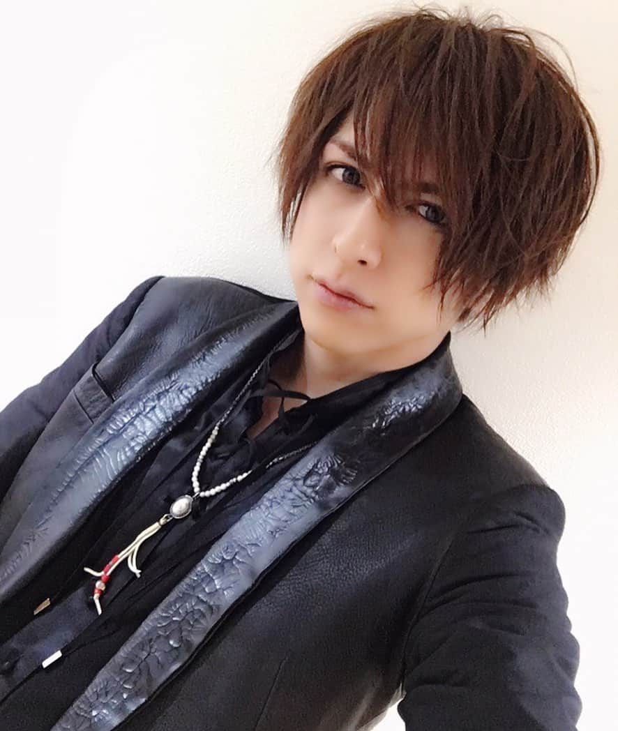I’LLのインスタグラム：「撮影時オフショット。」