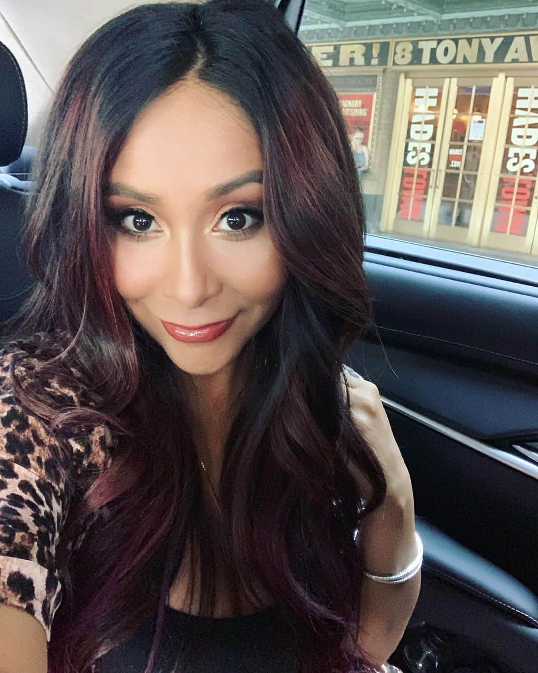 ニコール・ ポリッツィのインスタグラム：「Press day for @jerseyshore & I brought my breast pump bag as my purse 🙄」