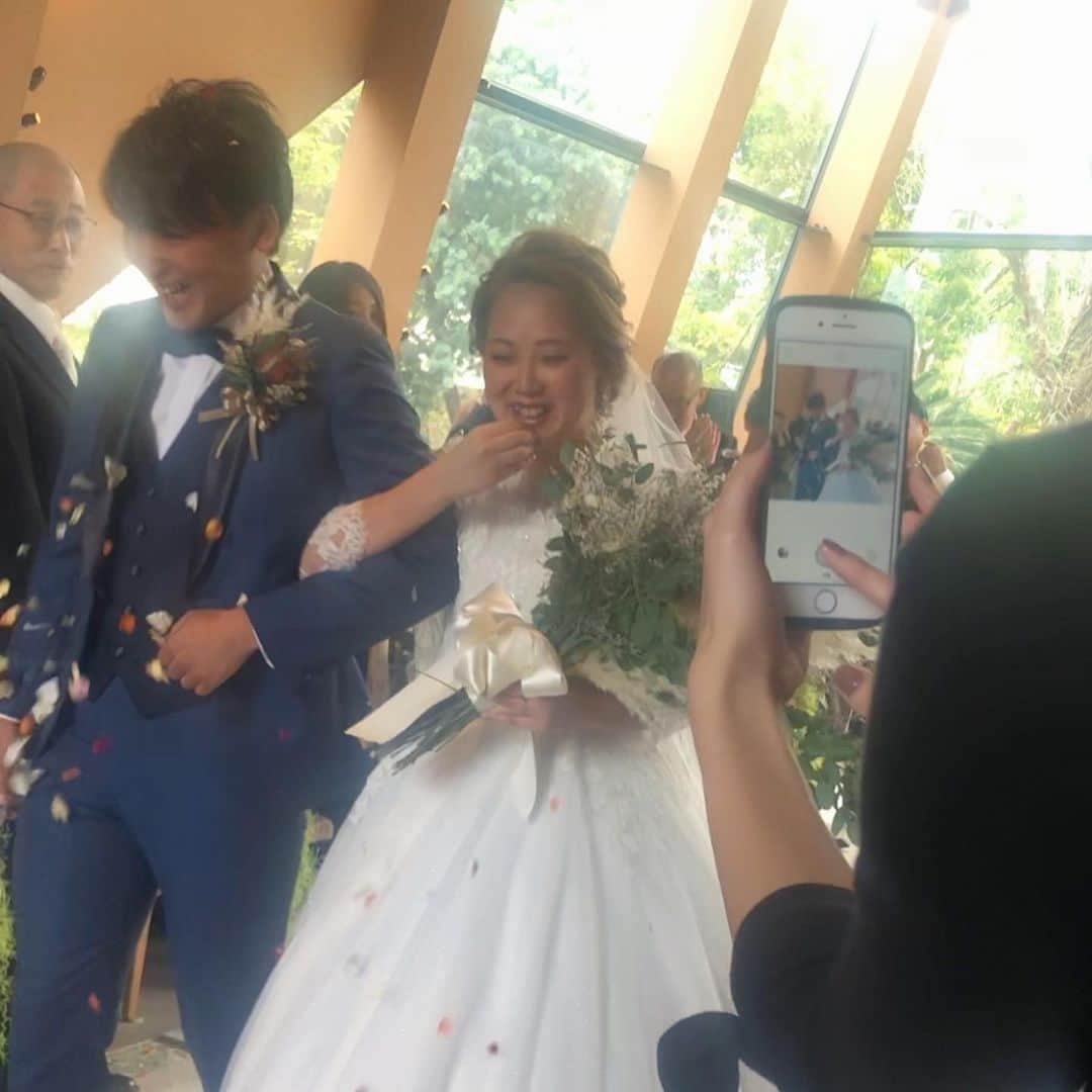 足立沙織さんのインスタグラム写真 - (足立沙織Instagram)「*** 2019.07.07(Sun) 野間家 Happy Wedding💐✨ . . . 心から幸せでいっぱいになる結婚式だった😭✨まいまい、ほんっっとに綺麗だったよ！！ 初めての結婚式が野間家で良かったです🌈 . . 呼んでくれてありがとう🙏 . . . . . . #happywedding#happyweddingday#happyweddinganniversary#fukuokapics#fukuoka #結婚式#七夕#0707#アルカディア小倉」7月9日 22時39分 - sao_ri_17