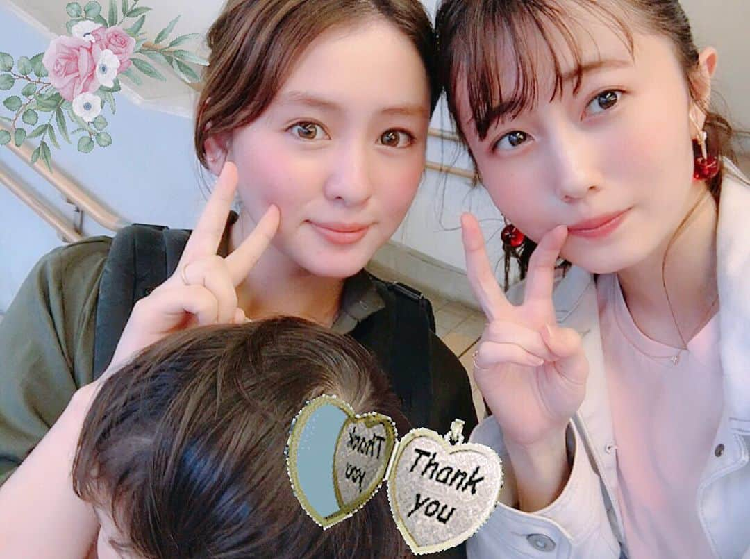 増澤璃凜子さんのインスタグラム写真 - (増澤璃凜子Instagram)「『宇宙人がクラゲが嫌い』が終わり、 『転校生』の稽古が始まる充電期間の最終日！ . 梨沙子ちゃんと会っていました👒💭✨ 梨沙子ちゃんのべびちゃんも🍼🍣😫💗 . この前会った時よりゆっくり近況とか いろいろお話もできたし べびちゃんはまた大きく、さらに元気に さらに可愛らしくなってて🥰🥰 ディズニーストアで見つけた わたしが欲しいくらい可愛い ぬいぐるみをあげたんだけど、 気に入ってくれたみたいでよかった！！ . わたしはべびちゃんのことを本当に 甘やかさずにはいられないのですが、 梨沙子ちゃんはべびちゃんのことを 甘やかさずに大事に育てて本当に しっかりしててすごく素敵なママ😌 楽しい時間をありがとう🧁♡ #dayoff」7月9日 22時44分 - ririkomasuzawa