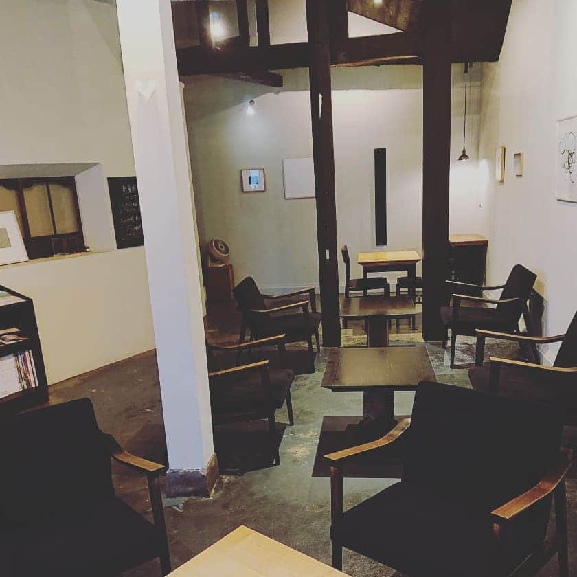 日比野玲さんのインスタグラム写真 - (日比野玲Instagram)「郵便局を改造したカフェ、、あるね、鰻ももちろん、あるね！ #おしゃれカフェ #帰省中」7月9日 22時52分 - aquilano_hibino