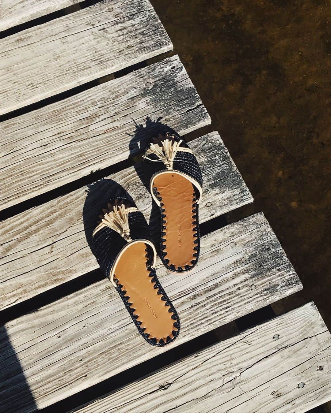 Club Monacoのインスタグラム：「Easy on, easy off. // Handwoven raffia and tassels make every day feel like summer.」