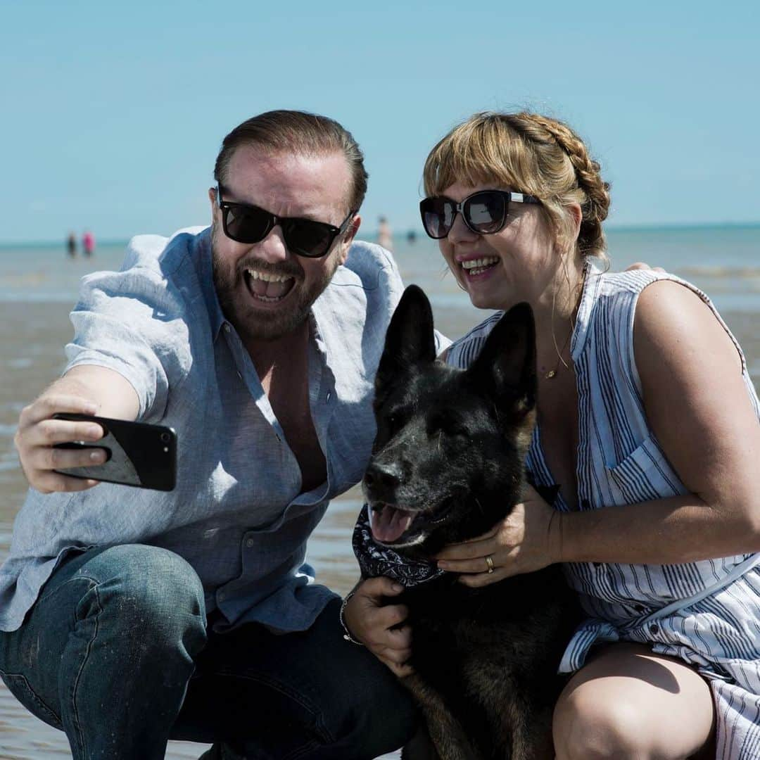 リッキー・ジャーヴェイスさんのインスタグラム写真 - (リッキー・ジャーヴェイスInstagram)「"I'd rather be nowhere with her than somewhere without her." #AfterLife now streaming on @netflix」7月9日 23時11分 - rickygervais