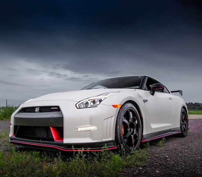 CarsWithoutLimitsさんのインスタグラム写真 - (CarsWithoutLimitsInstagram)「Japanese Track Machine • Nismo Gtr. Owner @luxurycarsfreak #carswithoutlimits #toronto #nismogtr」7月9日 23時12分 - carswithoutlimits