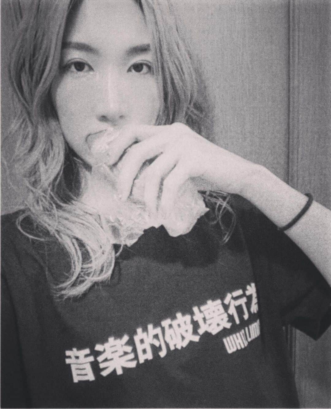 中嶋イッキュウのインスタグラム：「音楽的破壊行為 @whiz_limited  #TOWERRECORDS」