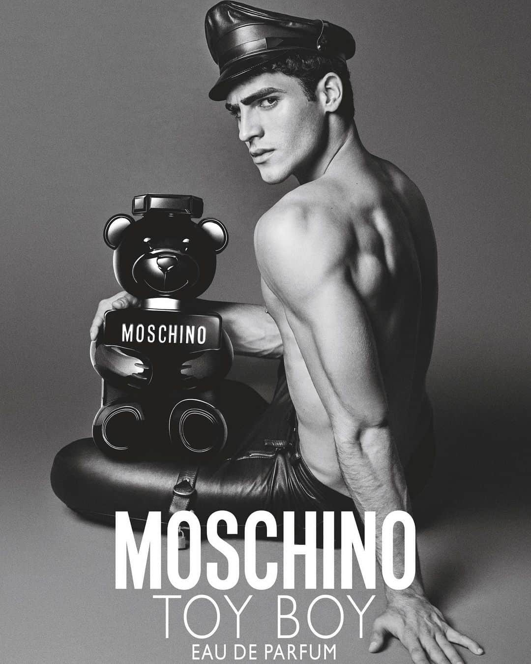 Moschinoさんのインスタグラム写真 - (MoschinoInstagram)「Moschino TOY BOY @jhona_burjack #jhonaburjack #moschino @itsjeremyscott @giampaolosgura #giampaolosgura #toyboy #moschinotoyboy @rafaolarra」7月9日 23時14分 - moschino