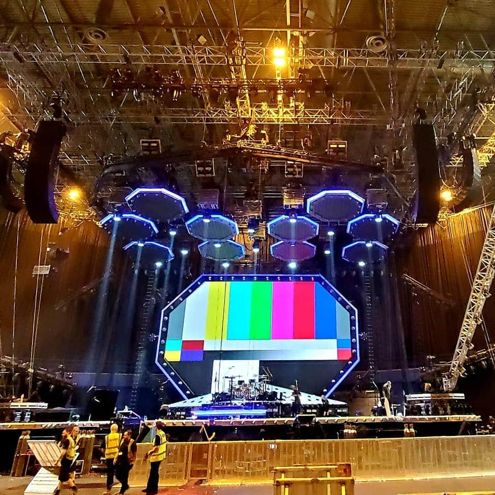 KISSさんのインスタグラム写真 - (KISSInstagram)「Getting ready at @arenabirmingham in #Birmingham! #EndOfTheRoad World Tour」7月9日 23時35分 - kissonline