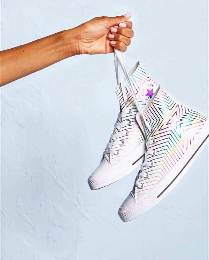 ロック&リパブリックのインスタグラム：「Swing on by to find your new favorite sneakers. Shop Big Deals and earn $15 Kohl’s Cash for every $50 you spend, today only! #Kohls」