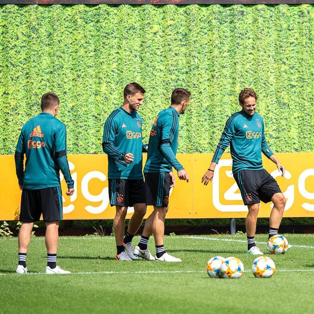 デイリー・ブリントのインスタグラム：「😁 ⚽」