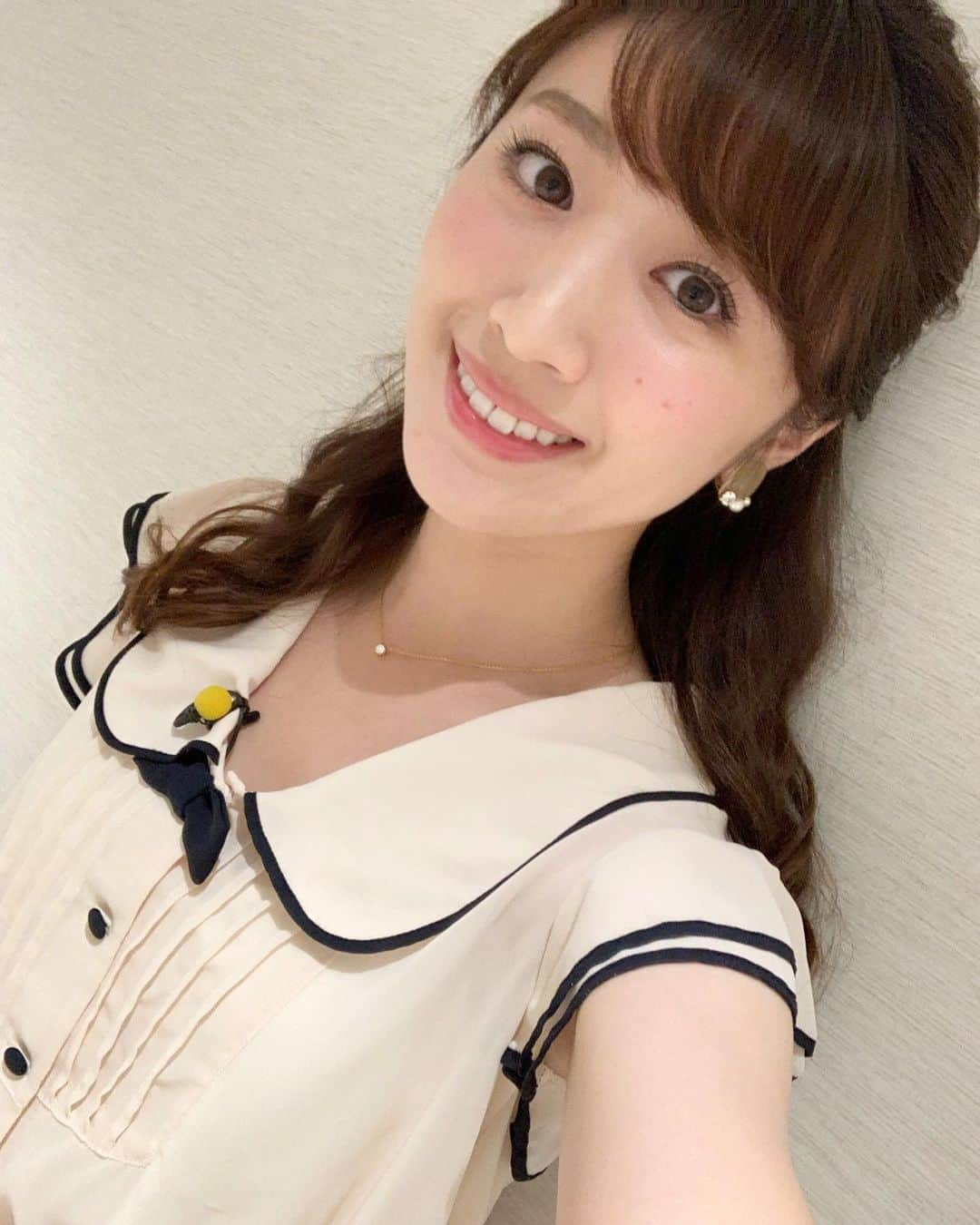 小山愛理さんのインスタグラム写真 - (小山愛理Instagram)「. 今朝は日経モーニングプラス スタジオ行ってきました！ 今日も一日頑張りましょう〜✊🏻✨」7月10日 9時51分 - koyama_airi