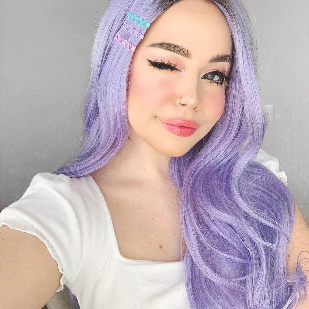 LORACさんのインスタグラム写真 - (LORACInstagram)「@hailiebarber looking super cute on a Tuesday 💕💋 wearing our Light Source MEGA BEAM Highlighter in Celestial 💞 #LORAC #LORACCosmetics #repost @hailiebarber currently eating plantain chips n watching bobs burgers. What have you guys been watching lately? I always stick to the same shows lol, gimme some recommendations pls!! - Bobby pins from @asos  @frankierosecosmetics matte perfection foundation  @tartecosmetics shape tape concealer  @toofaced better than sex liquid liner  @bhcosmetics blushing in Bali palette  @benefitcosmetics hoola bronzer @loraccosmetics celestial highlight @urbandecaycosmetics luminous naked illuminated highlight @hudabeauty el cinco de Mayo lipstick @limecrimemakeup extra poppin gloss @insertnamehere wig」7月10日 9時58分 - loraccosmetics
