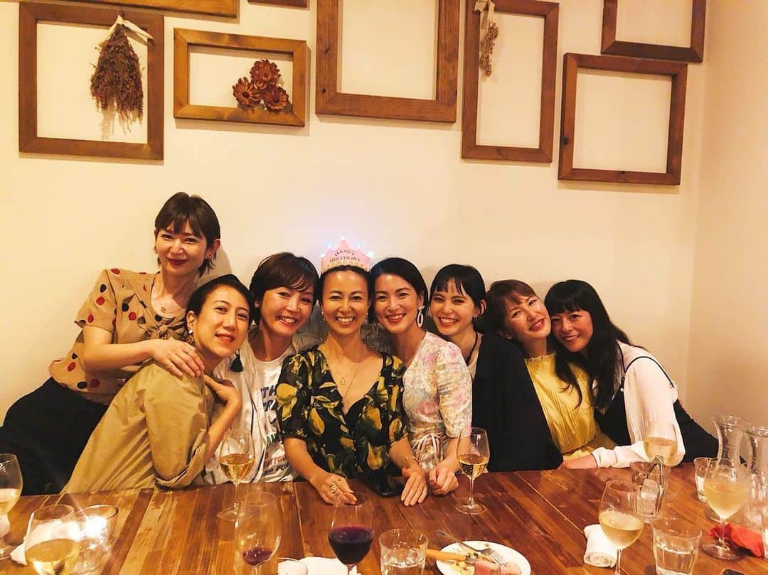 桃生亜希子さんのインスタグラム写真 - (桃生亜希子Instagram)「久しぶりの東京NIGHT(笑)は、中学から同じ学校のBest Friend 👯‍♀️のりこの誕生Party❤️ 普段会いたくても、なかなか会えない人達が集まったよ♪  美味しいdinnerと、美味しいお酒🍾。 夏だし、また集合しようね😘  のりこ、お誕生日おめでとう！  愛してるよ❤️ #30年」7月10日 10時16分 - pinokosugar