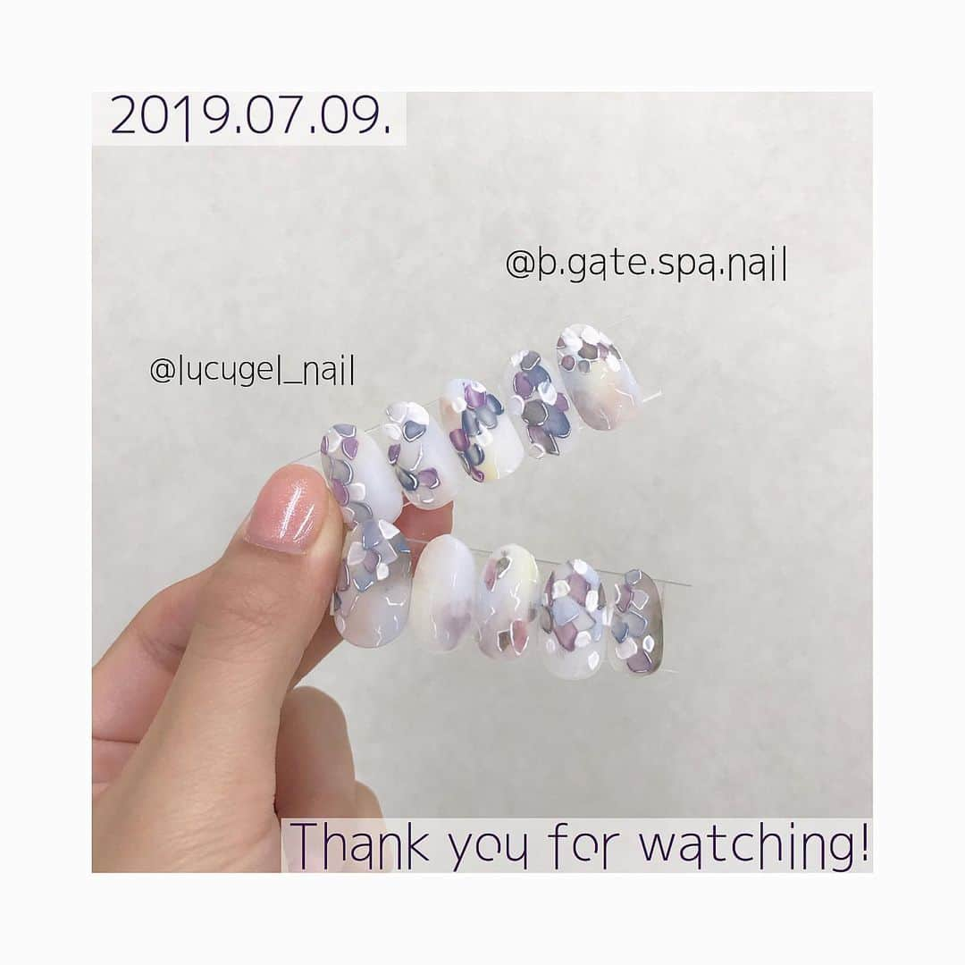 LUCU♡GELさんのインスタグラム写真 - (LUCU♡GELInstagram)「@b.gate.spa.nail  #ルクジェル公式インスタライブ . . . 本日もご視聴ありがとうございました！ . . 伊藤沙季先生は初めてのインスタライブ！ということで緊張なさっていましたが、ポイントを押さえながらわかりやすくアートのやり方を教えてくださいました😊✨. . ライブ時の作業デスクの横の、手順がきちんとメモされたノートが印象的でした👀 真摯な姿勢で取り組む先生、とっても素敵でした🤩 海際の素敵なサロン行ってみたいです☆. . . ＠b.gate.spa.nail 　伊藤沙季先生ありがとうございました！ ＃ルクジェルインストラクター　にご興味のある方はぜひルクジェルホームページをご覧ください💁‍♀️✨ 次回のインスタライブは8/27(火)　福岡亜美先生です！ どうぞよろしくお願いいたします！🙇‍♀️ . . #ルクジェル #lucugel」7月10日 10時20分 - lucugel_nail