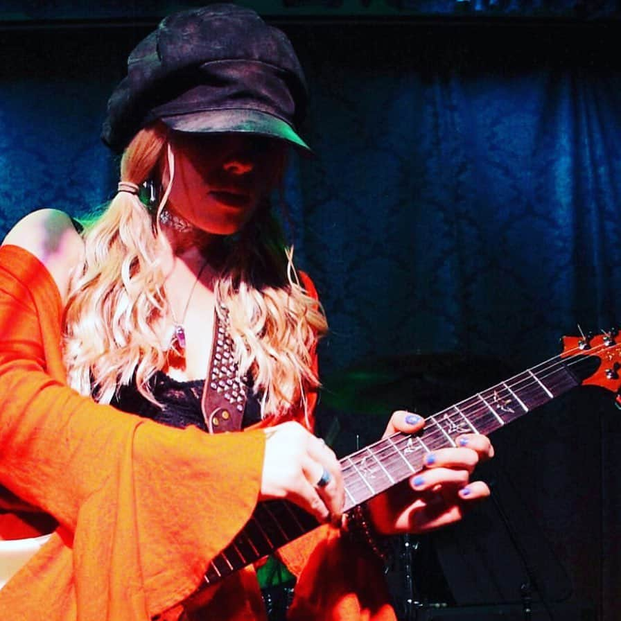 オリアンティさんのインスタグラム写真 - (オリアンティInstagram)「Love these hats by @mrgunnerfoxx」7月10日 10時31分 - iamorianthi