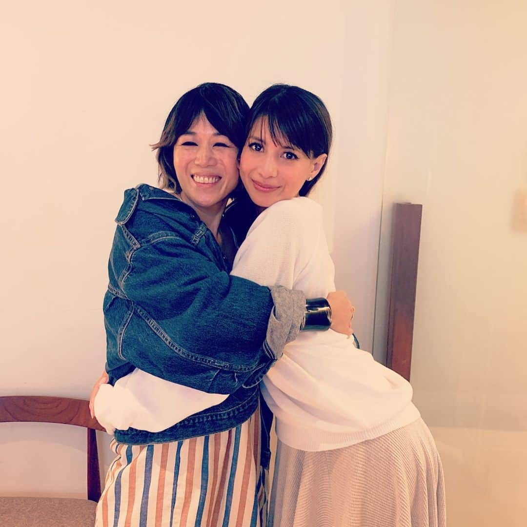 吉川ひなのさんのインスタグラム写真 - (吉川ひなのInstagram)「ネロリラのクレンジングが出たのは知っていて、ずーっと使いたかったから東京帰ってきてようやくゲットできてうきうき♥️ 今日撮影から帰って来たら使うの楽しみ〜😊と思っていたタイミングでかずちゃん @kazukovalentine にばったり😆  ネロリラのクレンジングは思ってたよりもっと最高だった🥳🥳🥳」7月10日 1時46分 - hinanoyoshikawa