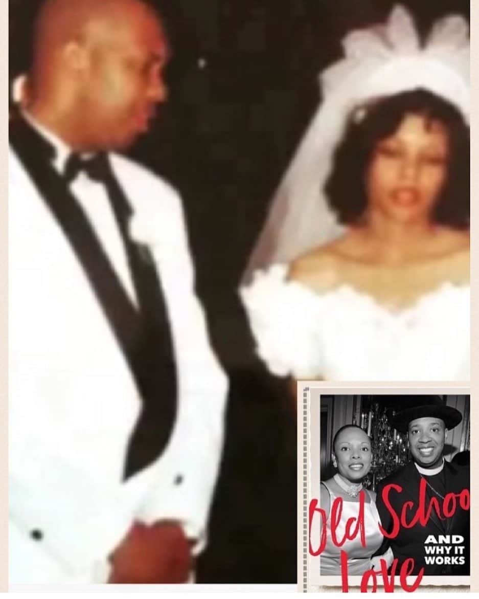 ジョゼフ・シモンズさんのインスタグラム写真 - (ジョゼフ・シモンズInstagram)「Run-D.M.C.’s iconic rapper Joseph “Reverend Run” Simmons and his wife, Justine, share their secrets to lasting love and the guiding principles that have kept them together for more than twenty years.  This is a book about love.  The kind of love that will keep you warm at night—that will keep you feeling safe and sound. The kind of love that will get you through some dark times; get you through some hard and yes, some tough times. The kind of love that will make you laugh, that will make you smile, that will make you nod knowingly.  The kind of love that is nurtured and watered and grows—from a seedling to a flower. The kind of love that is desperately needed in the world right now, shared and sprinkled everywhere.  Old School Love is a book to help you find the kind of soul-filling love you desire, written by a couple who has built a strong and joyful relationship amid the pressures, pitfalls, and temptations of the entertainment industry. Rev Run and his wife, Justine, have been blessed with a devoted partnership that has inspired others. In this homage to classic courtship, Rev and Justine reveal the secrets to their marriage’s longevity and happiness.  Each chapter of Old School Love offers stories, anecdotes, and memories of Rev and Justine’s marriage, their family, their experiences, their passion, and their deep faith and belief in God. Some will make you laugh, some will make you think, and some will make you cry. Yet all will make you wiser—more beautiful for the wear—and encourage you to be a kinder, more generous, and better human. Their reflections are bookended by a verse or line from scripture, a saying, or a favorite quote and a sampling of personal wisdom.  Over two decades strong, Rev and Justine’s partnership is an inspiration. With Old School Love they are spreading their message of positivity, and creating a legacy for all of us to embrace and share. Powerful and life-changing, this little gem of a book is about magic, and miracles, and yes, the irrefutable power of love.  Release: 1/28/20  #OldSchoolLove #RevRun #JustineSimmons preorder link .. in bio」7月10日 1時55分 - revwon