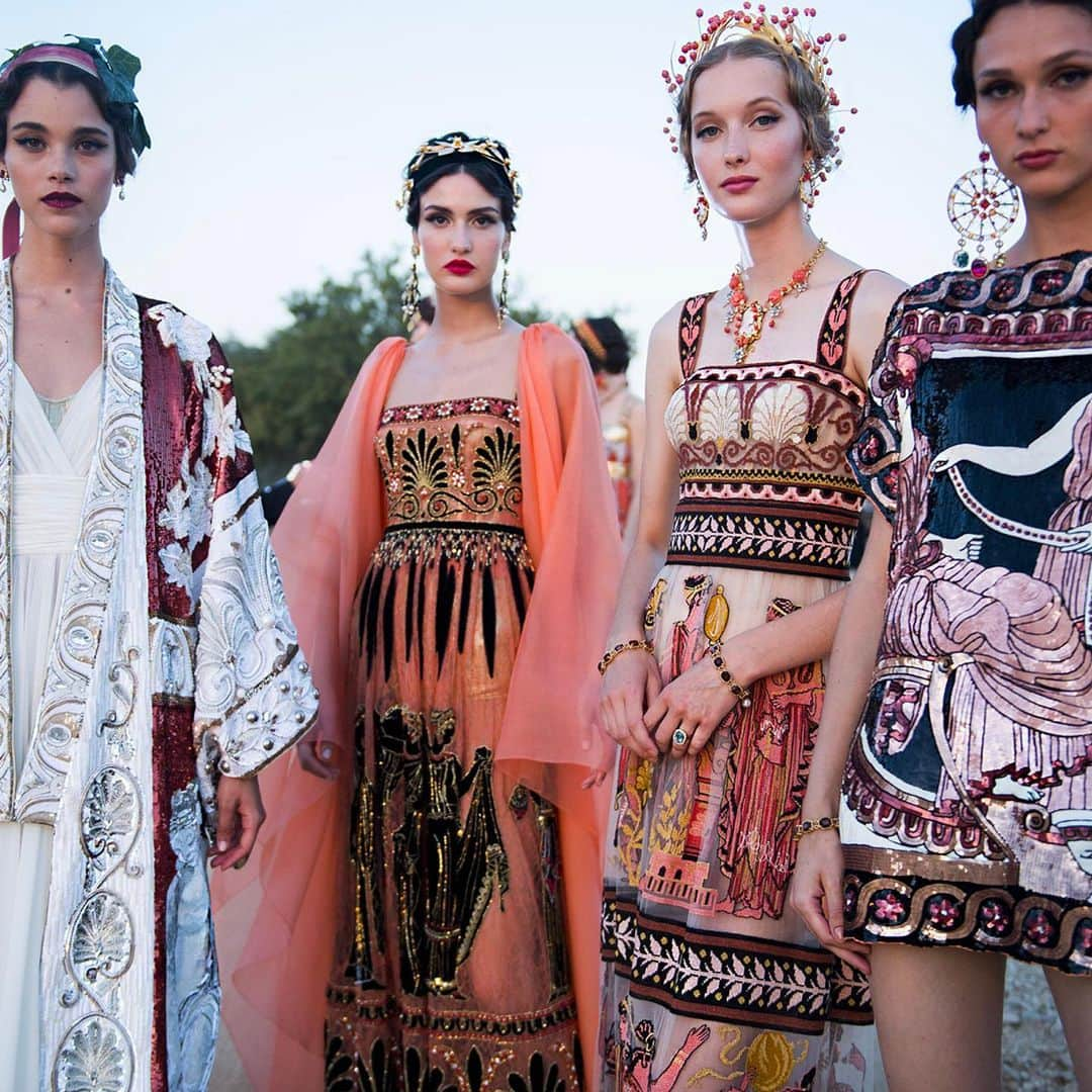 ドルチェ&ガッバーナさんのインスタグラム写真 - (ドルチェ&ガッバーナInstagram)「Backstage looks from the Dolce&Gabbana Alta Moda Fashion Show at the Temple of Concordia at the Valley of the Temples, July 2019.  Special thanks to Regione Siciliana - Parco Archeologico e Paesaggistico della Valle dei Templi di Agrigento and Comune di Agrigento.  #DGAltaModa #DGFattoAMano #MadeInItaly #Agrigento #DGLovesSicily #DolceGabbana」7月10日 2時01分 - dolcegabbana