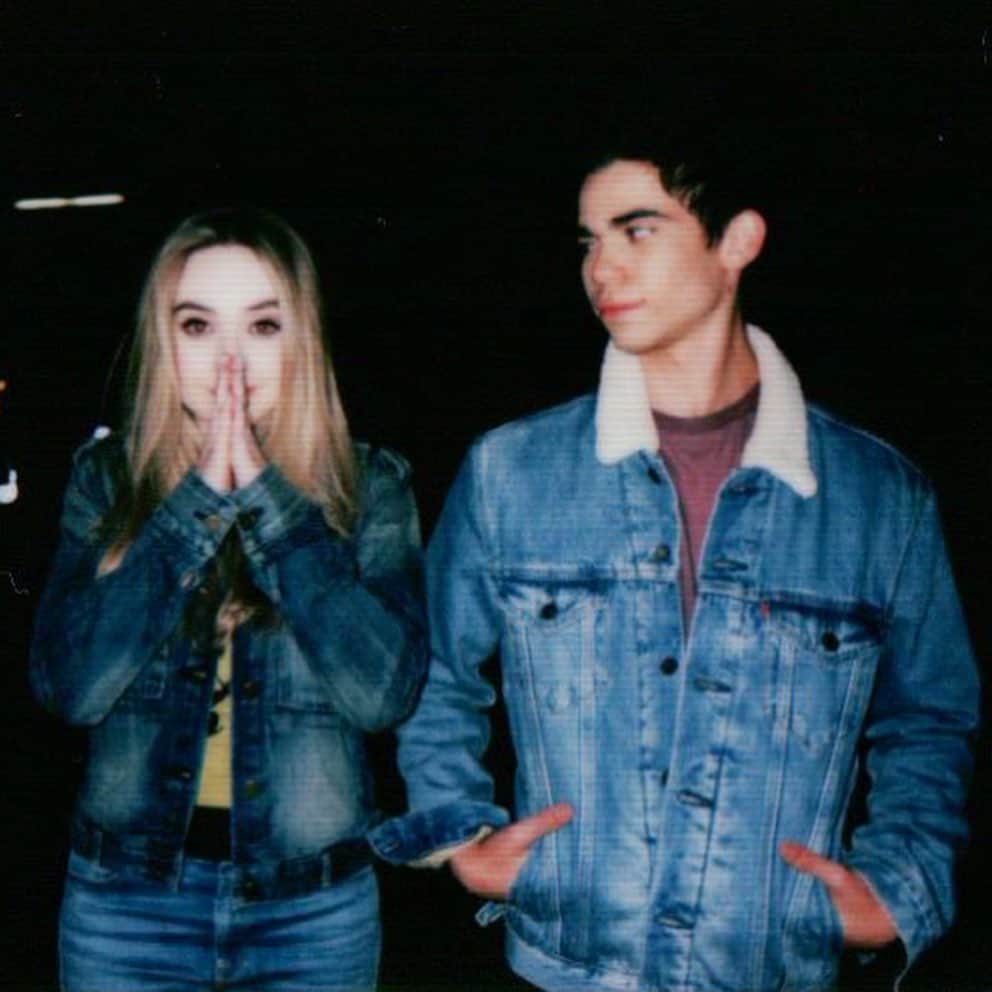 サブリナ・カーペンターのインスタグラム：「you are something extraordinarily special cam. i cannot grasp what a world without you looks like yet, nor do i want to. nothing i can write will feel right, or pay enough tribute to how incredible you actually are, but all i know is i am so beyond lucky to have known you and eternally grateful for the times you and i shared together. I feel very sick to my stomach writing this, and i wish i could hug you. you had the most incredible mind, spirit, sense of humor, heart, and too much talent for your own good. you were an angel on earth and i can only imagine all the sensational things you would have done had this world given you more time.  you will be so fucking missed. but absolutely never forgotten.  to your family, i am sending all the love in the world as i can’t imagine how you are feeling in this time.  see you again one day cam.」
