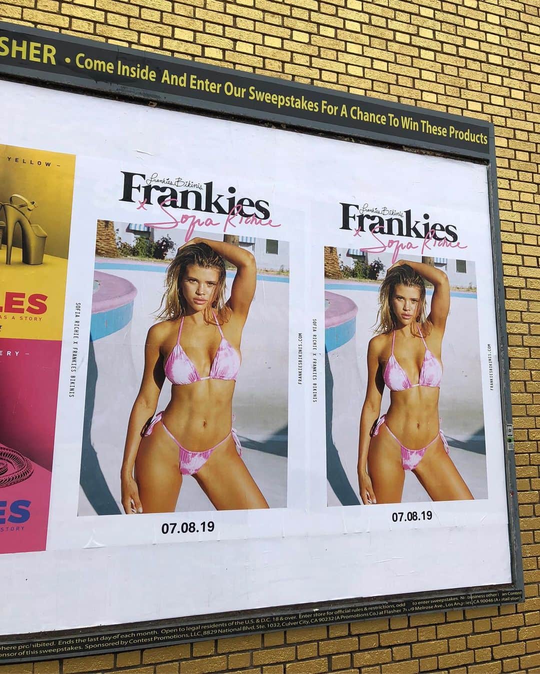 FRANKIES BIKINISさんのインスタグラム写真 - (FRANKIES BIKINISInstagram)「#SofiaXFrankies is taking over Los Angeles. join the pack and order your suit before they’re gone for good.」7月10日 2時17分 - frankiesbikinis