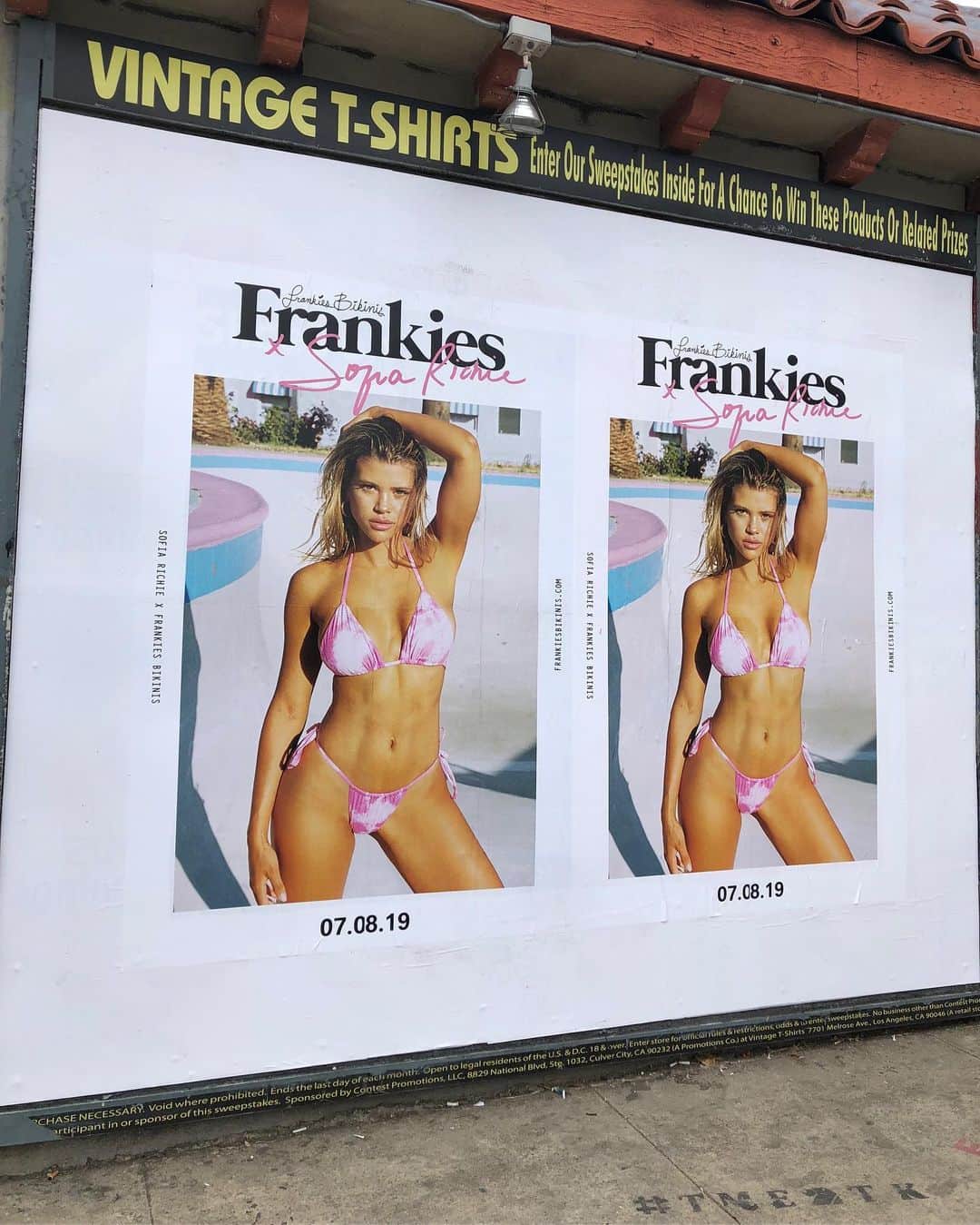 FRANKIES BIKINISさんのインスタグラム写真 - (FRANKIES BIKINISInstagram)「#SofiaXFrankies is taking over Los Angeles. join the pack and order your suit before they’re gone for good.」7月10日 2時17分 - frankiesbikinis