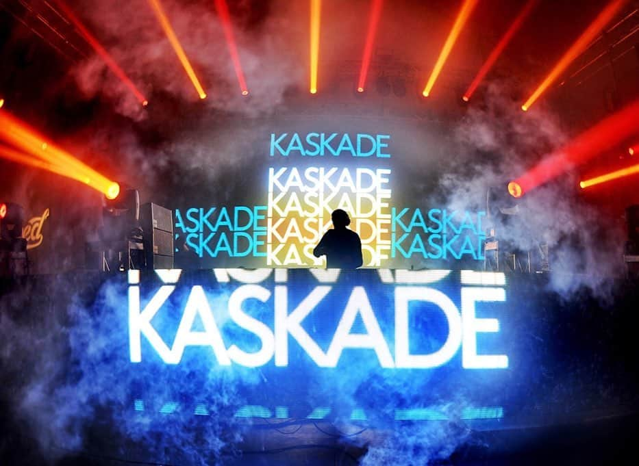 カスケイドさんのインスタグラム写真 - (カスケイドInstagram)「Canadian cowboys and now I’ve seen everything @badlandsmusicfest」7月10日 2時15分 - kaskade