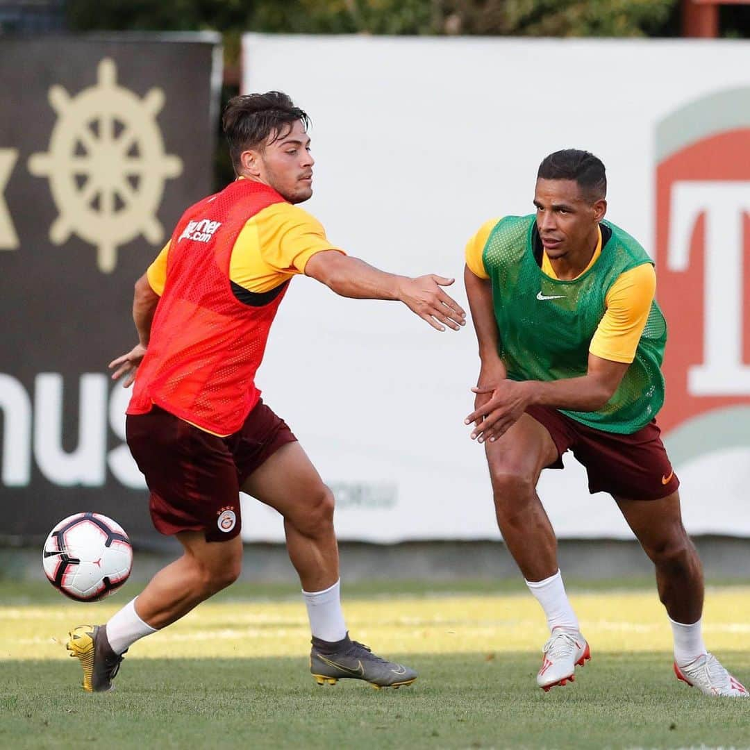 ガラタサライSKさんのインスタグラム写真 - (ガラタサライSKInstagram)「📸 #Galatasaray’ımız, 2019-2020 sezonu hazırlıklarına bugün yaptığı antrenmanla devam etti.」7月10日 2時32分 - galatasaray