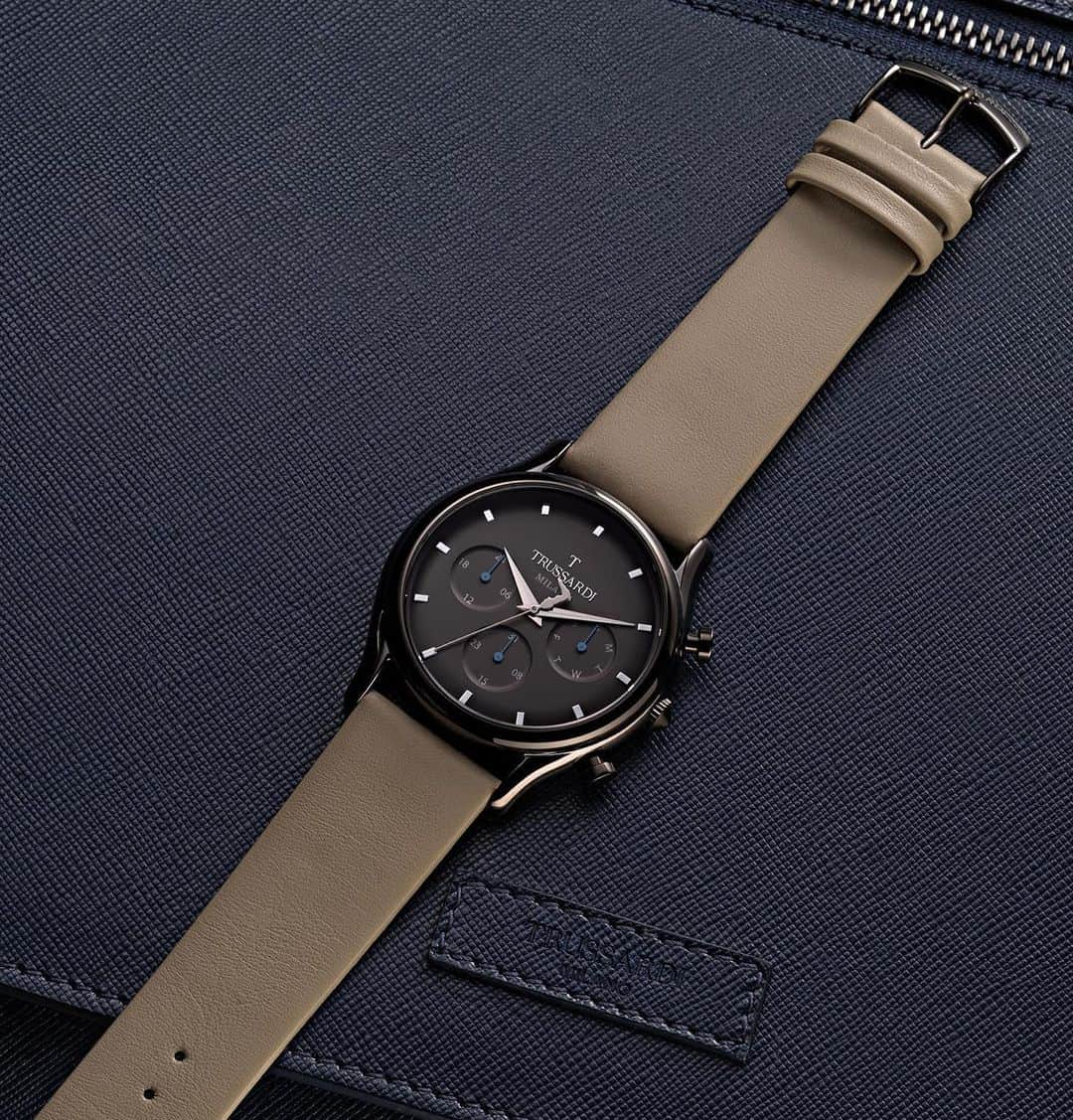 トラサルディさんのインスタグラム写真 - (トラサルディInstagram)「This Trussardi T-light watch presents a leather strap in a new tortoiseshell colour with a gunmetal grey PVD-coated case and contrasting subdials. The distinctive lettering logo and the iconic Greyhound on the seconds hand distinguish its style.  #TrussardiOrologi #Trussardi」7月10日 2時58分 - trussardi