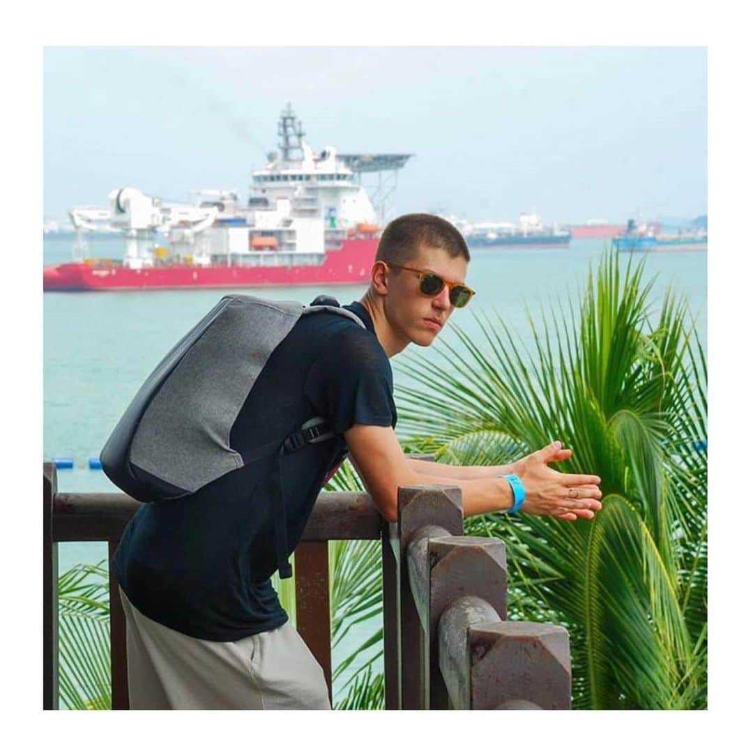 XD Designさんのインスタグラム写真 - (XD DesignInstagram)「📸 @iamfrapivi —— at The State of Fun! #Sentosa 🌴 • • • • #xddesign #bobbyoriginal #singapore #bobbybackpack #xddesignbobby #antitheftbag #antitheftbackpack #travelers #bobbybag #packandgo #travellifestyle #travelgear #islands #asiatravel #sentosaisland #singapore_insta #photooftheday #journey #globetrotter #modernnomad #keepexploring #goodvibes #travelcommunity #gotyourback #digitalnomad #doyoutravel #thetraveltag #passportlife #travelbuddy」7月10日 3時16分 - xddesign