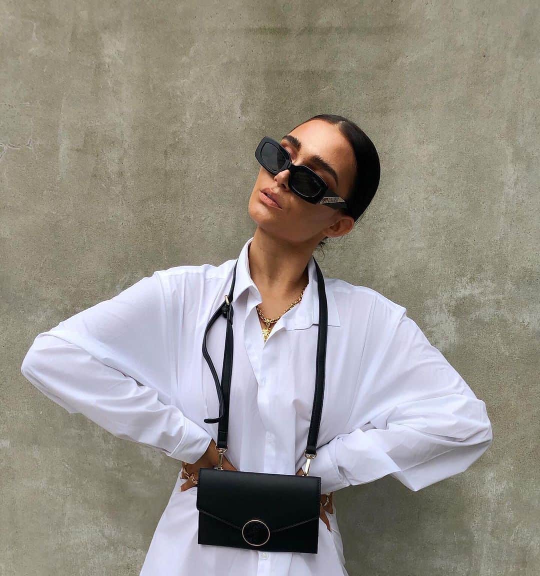 ALDO shoesさんのインスタグラム写真 - (ALDO shoesInstagram)「A fanny pack that doubles as a necklace? Carry Dwigode however you want it like style-savvy @lissyroddyy #AldoCrew #AldoUK」7月10日 3時26分 - aldo_shoes