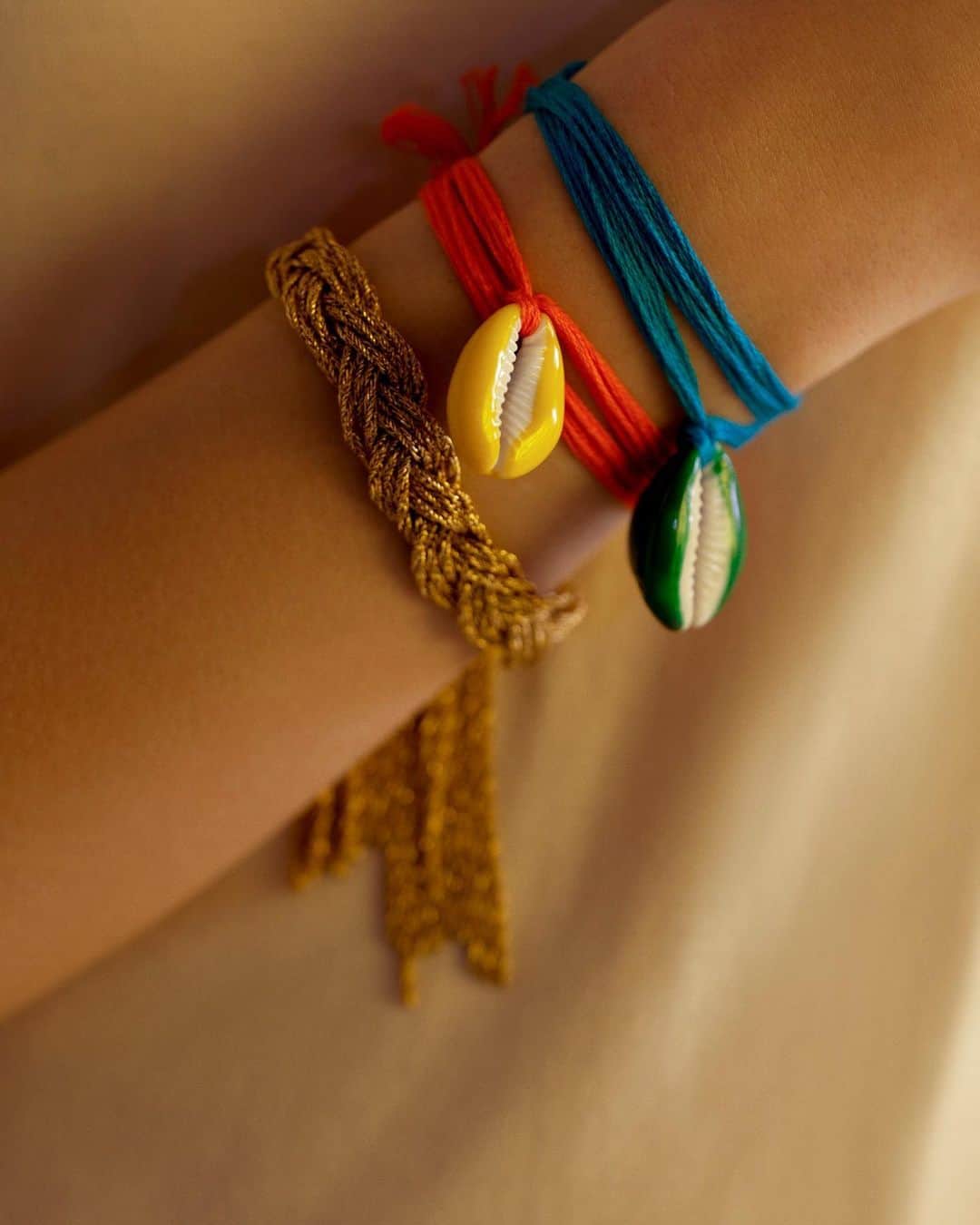 のインスタグラム：「Summer wrist 🐚 #aureliebidermann #takayama」