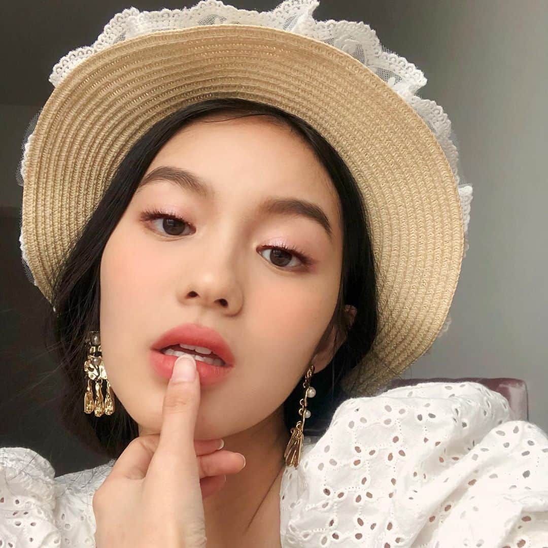 NYX Cosmeticsさんのインスタグラム写真 - (NYX CosmeticsInstagram)「Loving this fresh-faced #MOTD by @jessyluxe 🌸 She completes the look wearing our NEW Fill & Fluff Eyebrow Pomade Pencil in 'Ash Brown' 💕 || #nyxcosmetics #nyxprofessionalmakeup #crueltyfreebeauty #veganformula」7月10日 3時29分 - nyxcosmetics