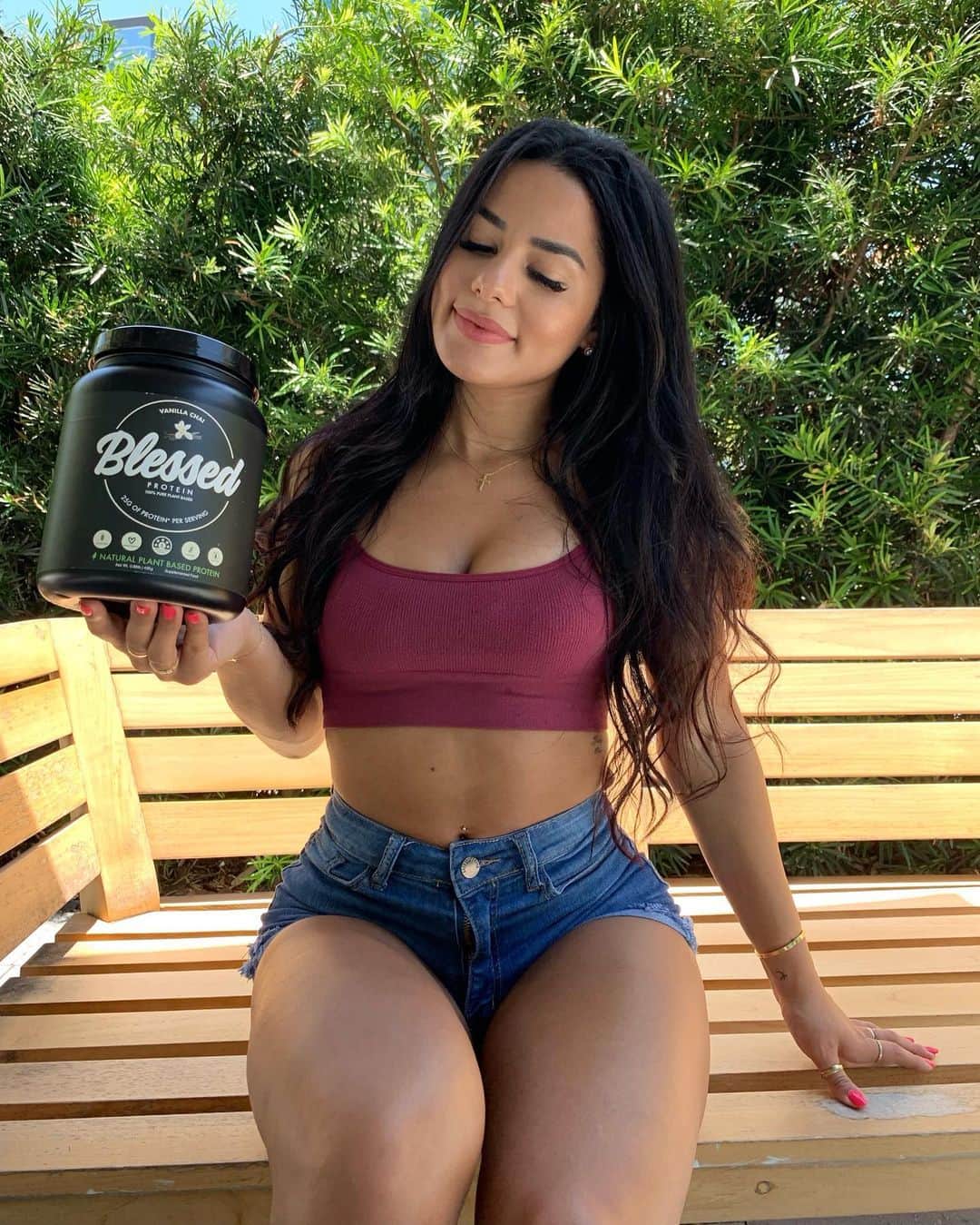 Katya Elise Henryさんのインスタグラム写真 - (Katya Elise HenryInstagram)「She thicc 😜  Blessed Protein comes with 870 grams of protein per bottle that weighs a little under two lbs! 😱 All that deliciousness to make it through your workout season. 100% pure plant based protein that will give you 23 grams of protein per serving with less calories than animal based ones! “Give your body the quality it deserves.” – @blessedprotein Team - - - Go to http://www.ehplabs.com to learn more about Blessed plant based protein or to get some to try out for yourself! Use code Katya10 for 10% your purchase!」7月10日 3時40分 - katyaelisehenry