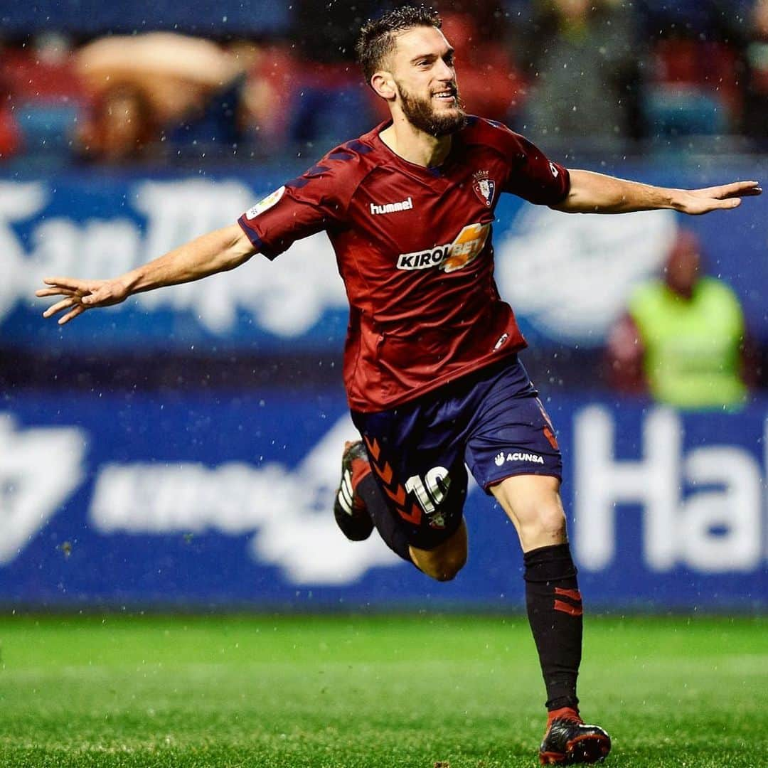 LFPさんのインスタグラム写真 - (LFPInstagram)「Wings to fly at Pamplona! ✈️ • #Roberto #Torres #Osasuna #LaLiga #LaLigaSantander」7月10日 3時52分 - laliga