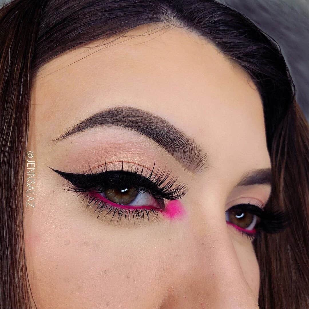 Benefit Cosmeticsさんのインスタグラム写真 - (Benefit CosmeticsInstagram)「Another day, another slay 💅🏽 @jennsalaz gets this gorgeous look using: ✨#preciselymybrowpencil in shade 4.5 ✨#24hrbrowsetter ✨#BADgalBANG mascara ✨#rollerliner liquid liner In black ✨#hellohappy foundation in shade 4 #regram #friendswithbenefit」7月10日 4時01分 - benefitcosmetics