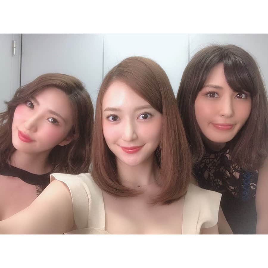 金子智美さんのインスタグラム写真 - (金子智美Instagram)「同じ事務所の松嶋えいみちゃんと一条ヒカルさんが番組で共演したことがきっかけでご縁があり﻿ groupBJ様のPST(Performance Simulation Test)に審査員を務めさせていただきました！🙏🏻﻿ ﻿ ホストクラブには行ったことがないので、全く未知の世界でしたがシャンパンコールもパフォーマンスもどの店舗の皆様も本当に一生懸命で、キラキラしていてかっこよかったです✨☺️👏﻿ ポイントをつけなきゃいけなくて審査員であることが少し心が痛かったです(;o;)💦﻿ ﻿ 各部門No. 1👑になられた皆様、おめでとうございます㊗️﻿ ﻿ ﻿ やっぱり頑張ってる姿ってかっこいいな❤️❤️﻿ ﻿ ﻿ #ホスト #ホスドル  #ホストクラブ ﻿ #groupbj  様 #pst﻿ #プロ男子 #歌舞伎町 ﻿ #シャンパンコール ﻿ #clubdarlin #clubvalenti﻿ #clubbidan #clubbelze﻿ #clubguys #clubstardust﻿ #clubguilty #clubclassy﻿ #blackdiamondclub #clubartist﻿ #clubbumpyokohama﻿ #clubbumpspider」7月10日 4時13分 - kanesato1222