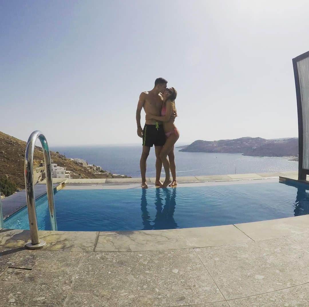 のインスタグラム：「Mykonos 🇬🇷🌊☀️」