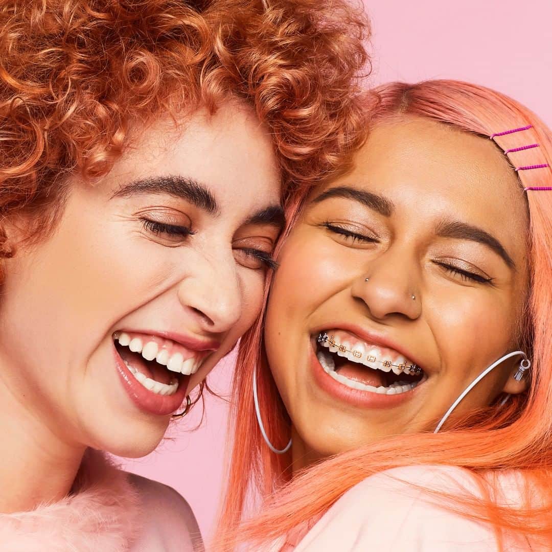 Benefit Cosmetics UKさんのインスタグラム写真 - (Benefit Cosmetics UKInstagram)「BFF Goals 💕👯‍♀️ Feat. NEW Hello Happy Flawless Brightening Foundation! Grab your bestie and head to your nearest Benefit counter to get shade matched! #benefit #beauty #hellohappy #foundation . . . 📷 Image Description: Two benefit models wearing hello happy flawless brightening foundation.」7月10日 4時56分 - benefitcosmeticsuk